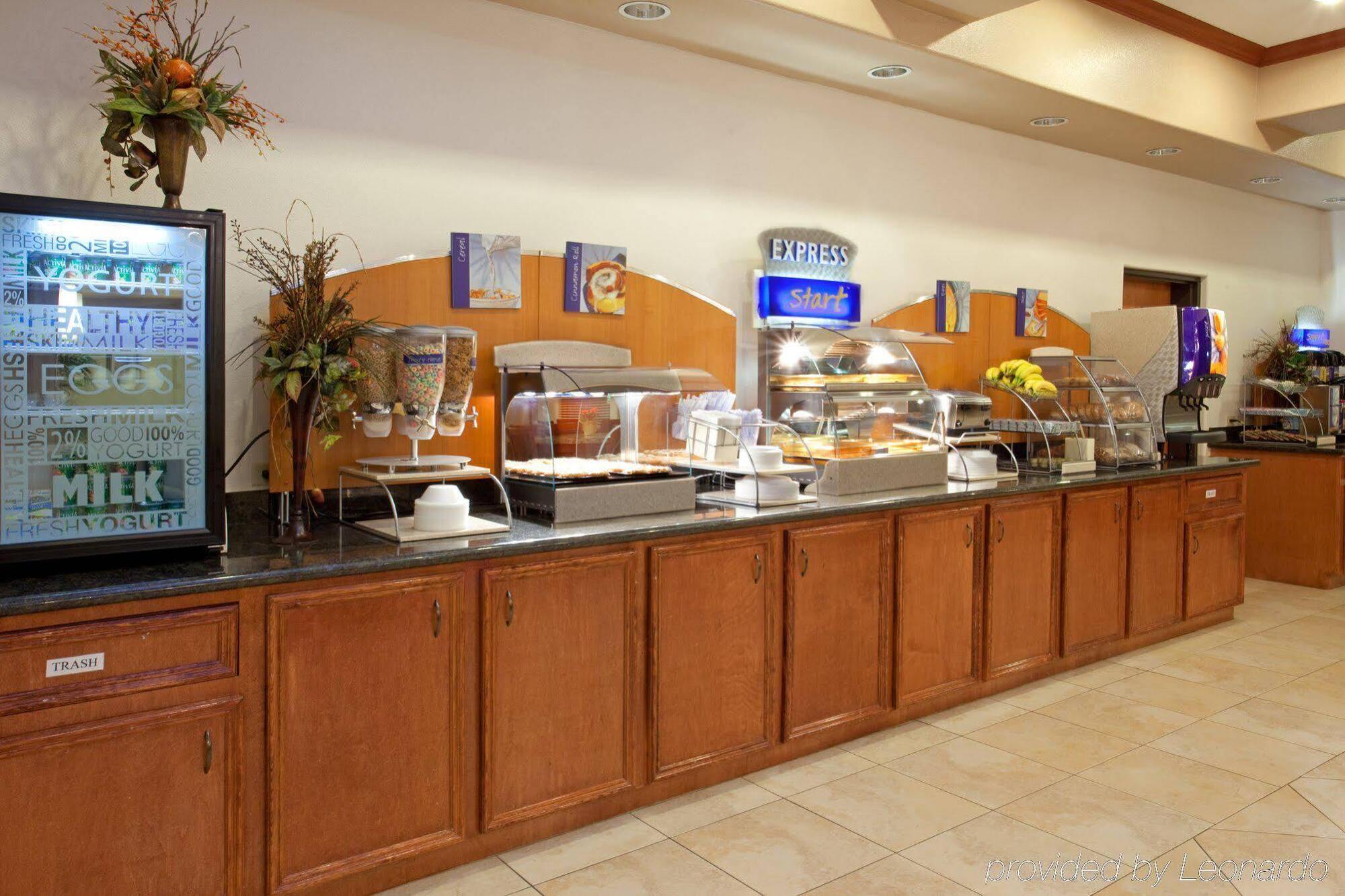Holiday Inn Express Texas City, An Ihg Hotel Exterior photo